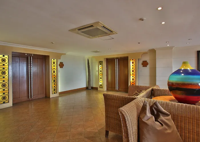 Hotel Crown Regency Mactan 4*