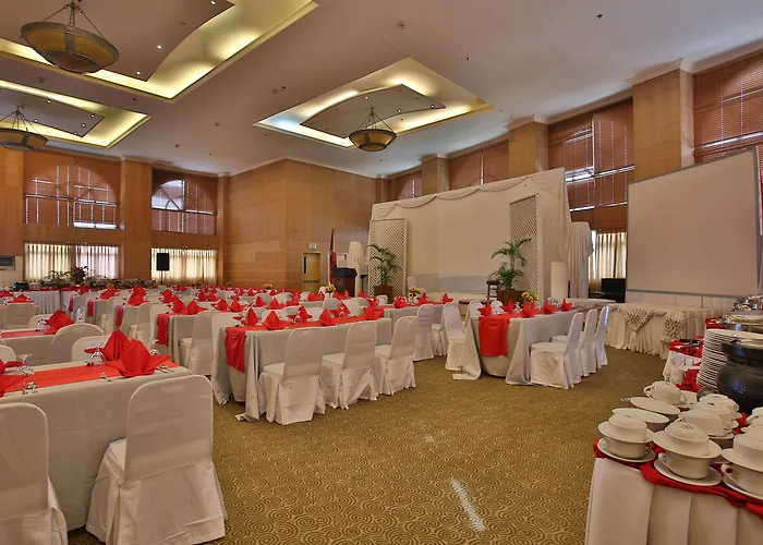 Crown Regency Mactan Hotel 4*