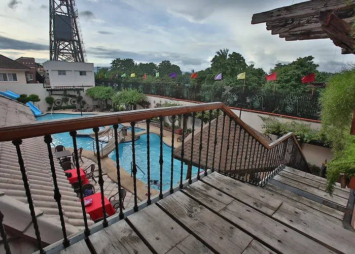 Crown Regency Mactan Hotel 4*