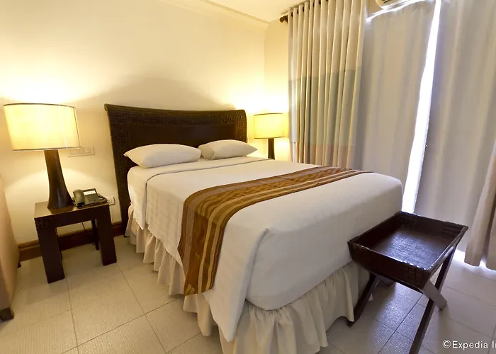 Crown Regency Mactan Hotel 4*