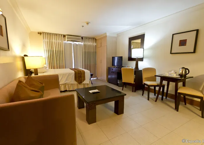 Crown Regency Mactan Hotel 4*