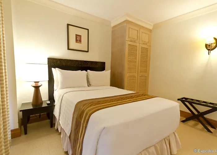 Crown Regency Mactan Hotel