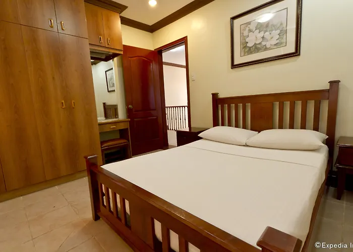 Crown Regency Mactan 4*