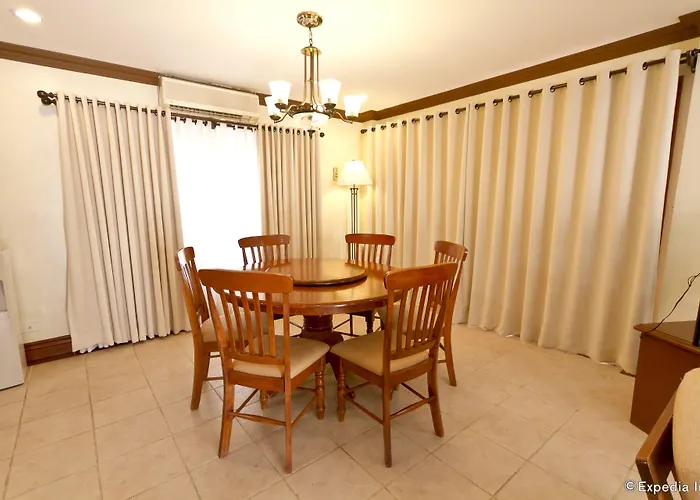 Crown Regency Mactan Hotel 4*
