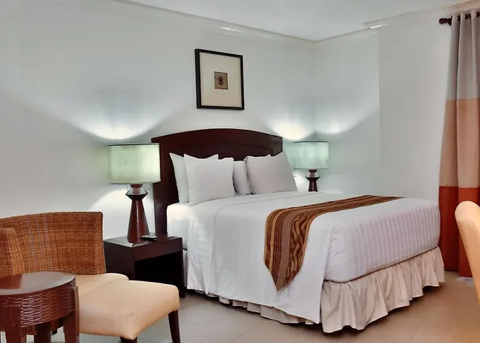 Crown Regency Mactan 4* Lapu-Lapu City